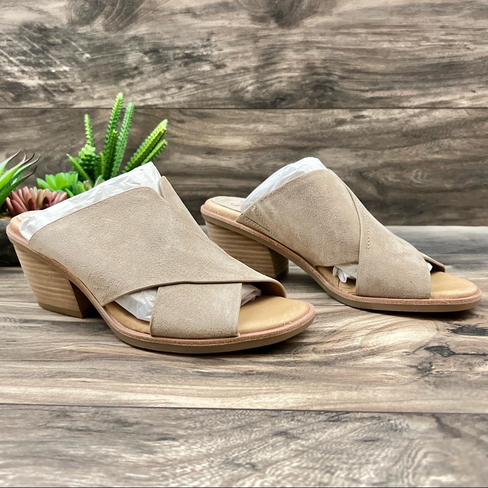NIB Sofft Perrie Block Heel Slip On Sandal Light Grey Suede Leather 8M - Picture 5 of 12